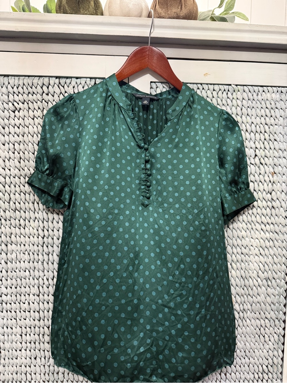 Banana Republic Emerald Green Polka Dot Short Sleeve Blouse